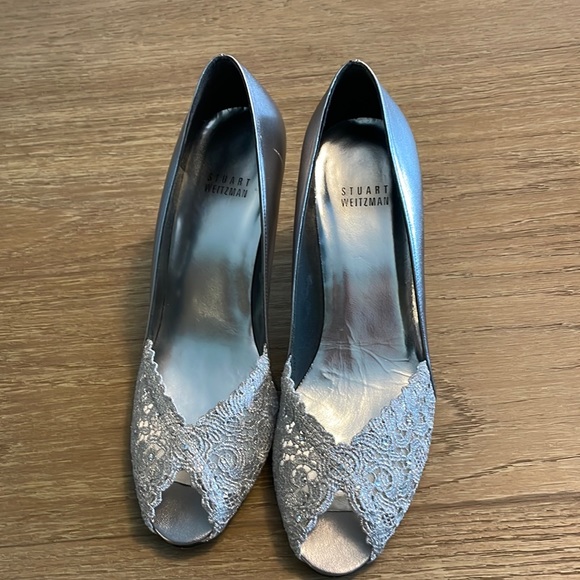 Stuart Weitzman Shoes - Stuart Weitzman size 7.5 Chantelle Chantilly Lace Alucha Silver Wedding Pump